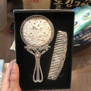 Mirror and Comb set